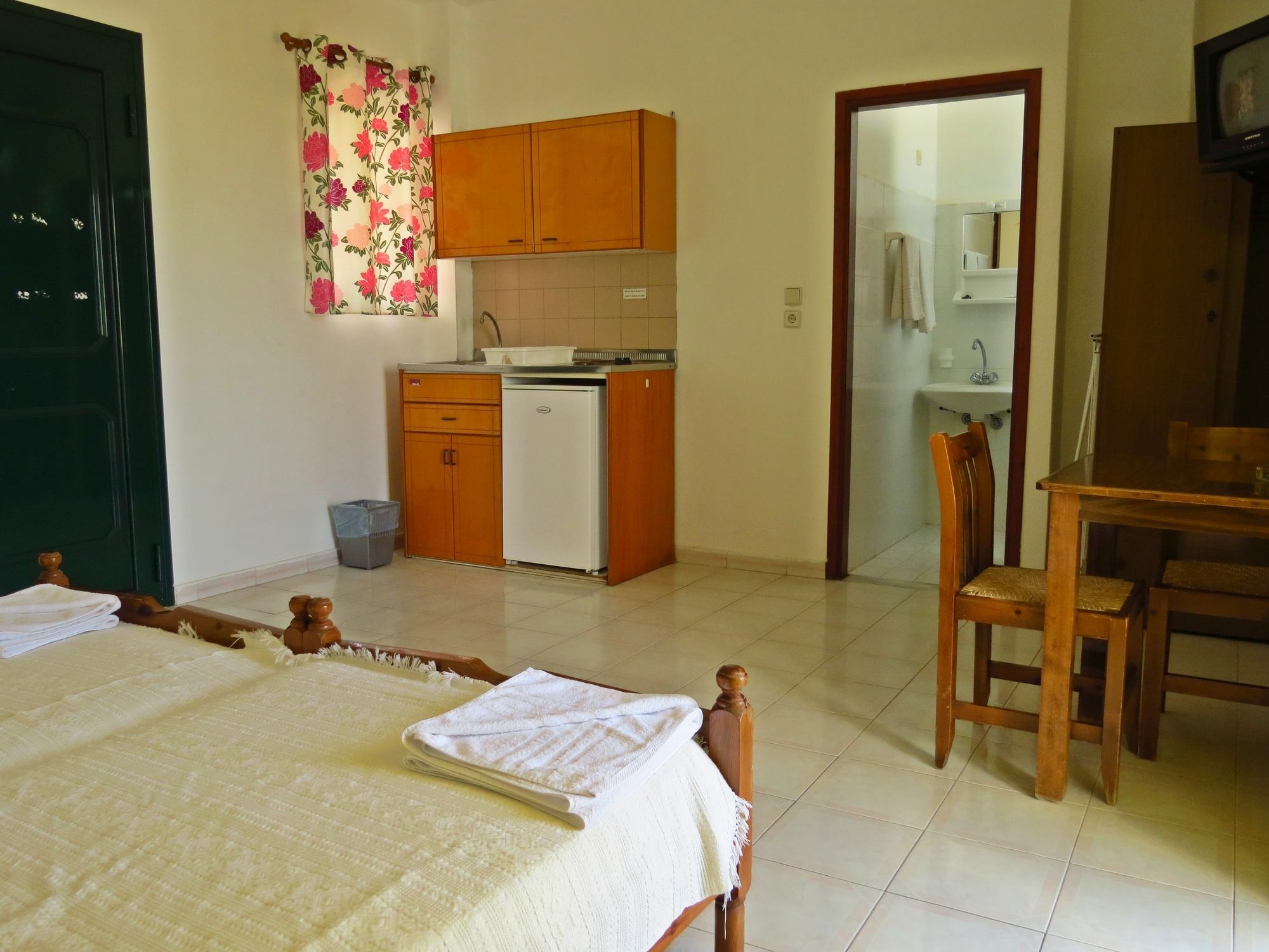 Debby Apartments Jalisos Zewnętrze zdjęcie